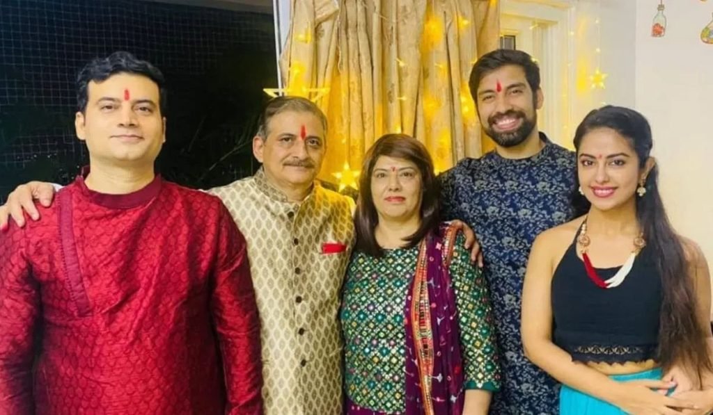 Avika Gor Family